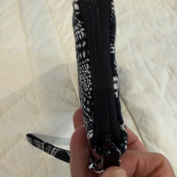 NWT, OS, VERA BRADLEY, WALLET - Picture 9 of 10